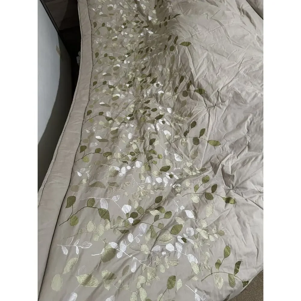 Victoria Classics Embroidered Floral Leaves King Comforter Vintage‎ Cream green